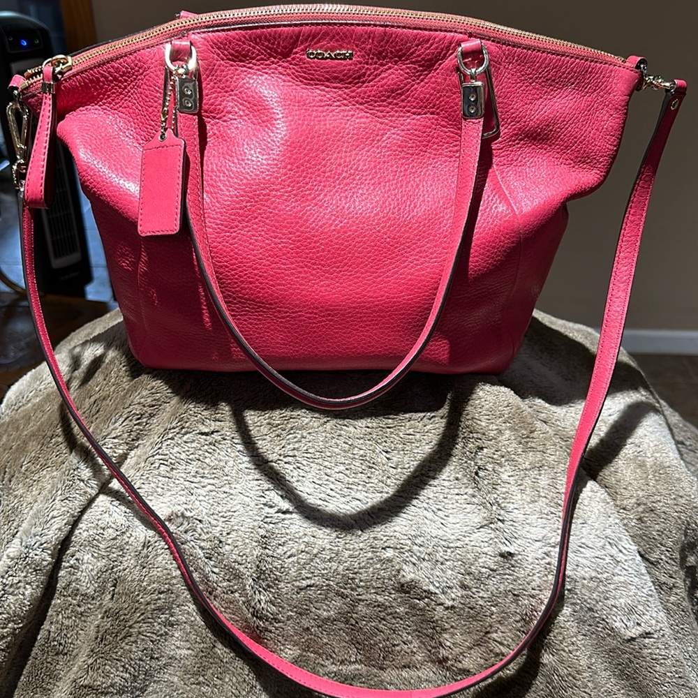 Coach shoulder style purse